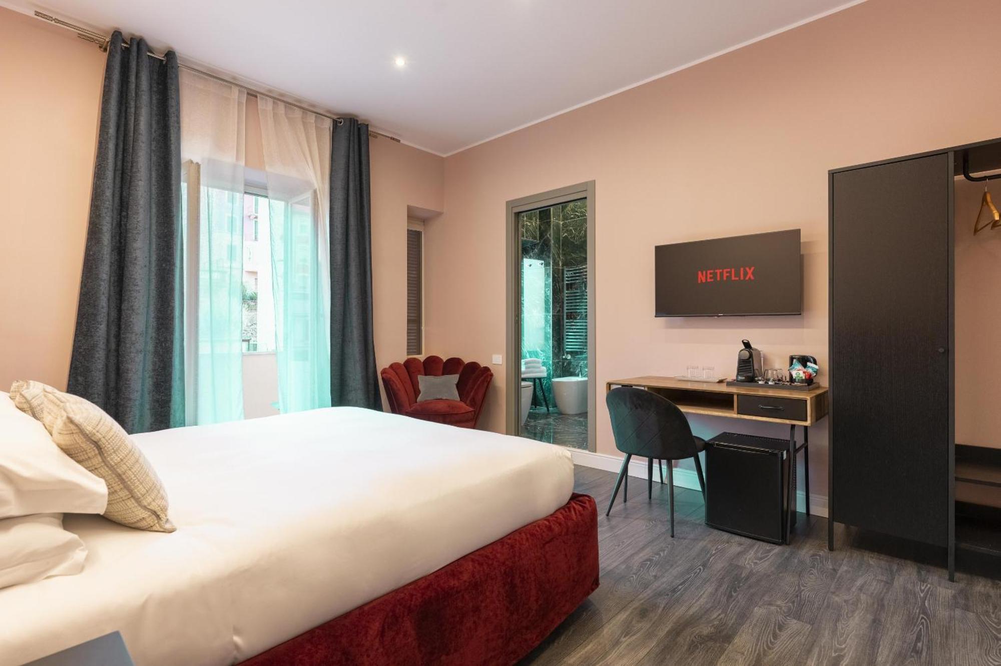 My Rooms In Vatican City — Photos 3